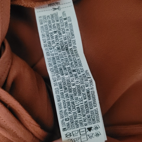 Forever 21 V-neck Tie Knot Casual Blouse Size Medium - Picture 8 of 8